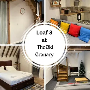 https://loaf-3-at-the-old-granary-converted-town-centre-barn.yorkshirehotels.net